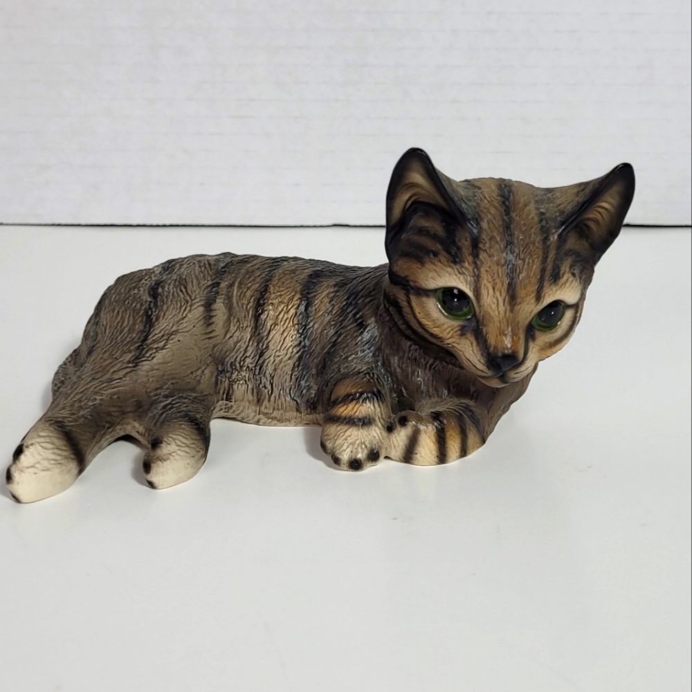Handpainted Realistic Vintage Tabby Kitten Cat Figurine Harvey Knox